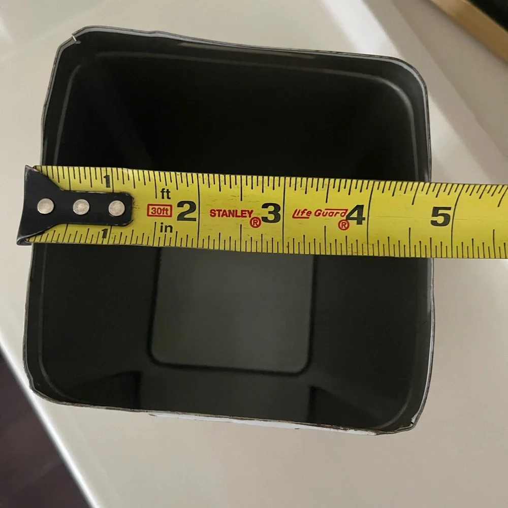 Nabisco Premium Saltine Cracker Tin - Picture 15 of 16